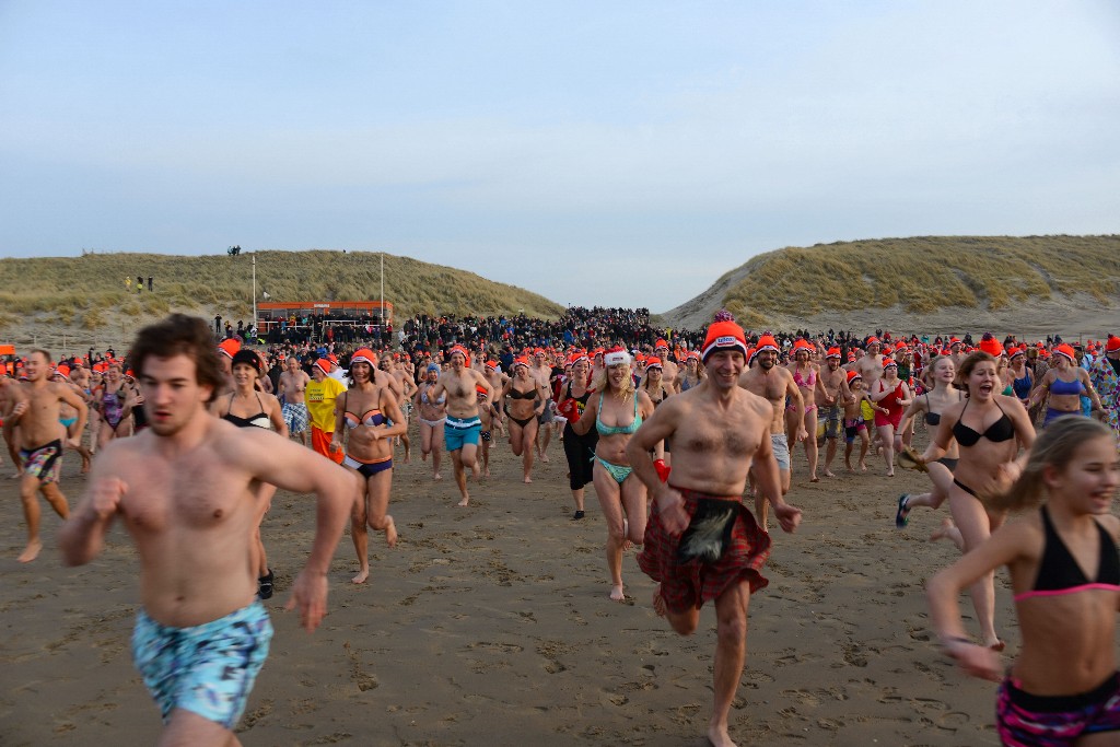 ../Images/Nieuwjaarsduik Nederzandt 2015 055.jpg